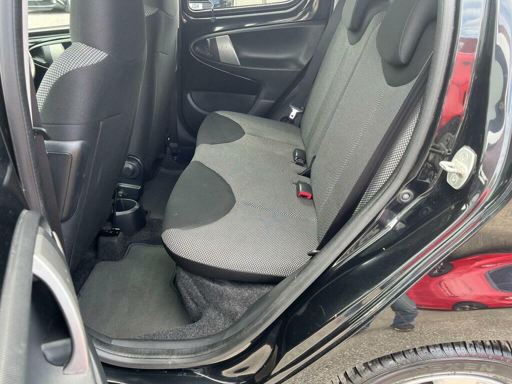 Toyota Aygo Hatchback Silver #10