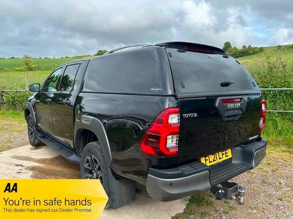 Toyota HILUX Pickup 2.8 D-4d Invincible X 4Wd Euro 6 Ss Black #4
