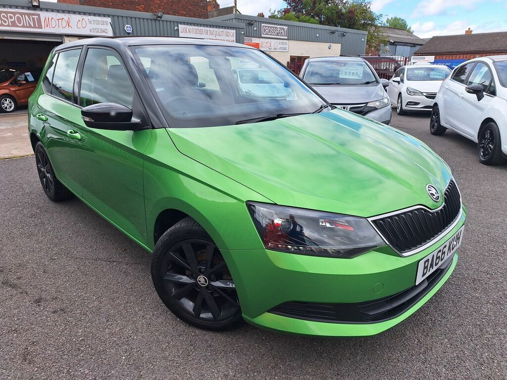 Skoda Fabia 1.0 Colour Edition Hatchback Eur BA66KUH Green #4