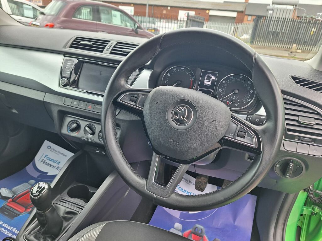 Skoda Fabia 1.0 Colour Edition Hatchback Eur BA66KUH Green #6