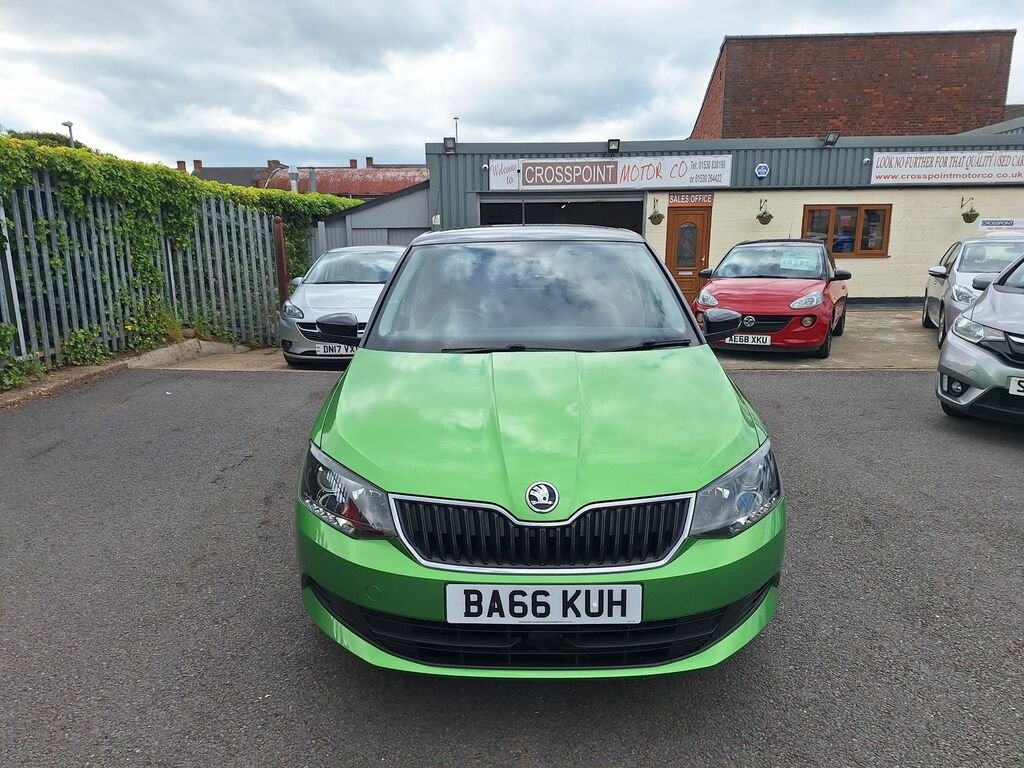 Skoda Fabia 1.0 Colour Edition Hatchback Eur BA66KUH Green #2