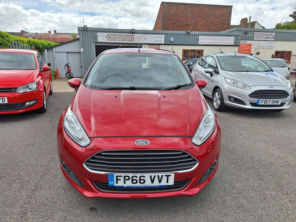 Ford Fiesta 1.25 Zetec Hatchback Euro 6 82 FP66VVT Red #2