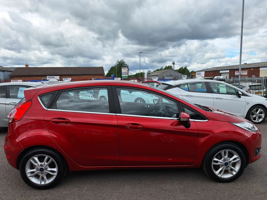 Ford Fiesta 1.25 Zetec Hatchback Euro 6 82 FP66VVT Red #5