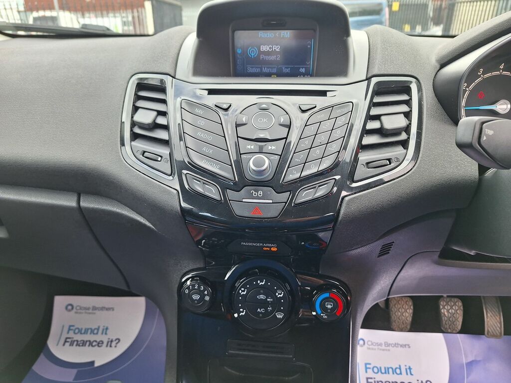 Ford Fiesta 1.25 Zetec Hatchback Euro 6 82 FP66VVT Red #4