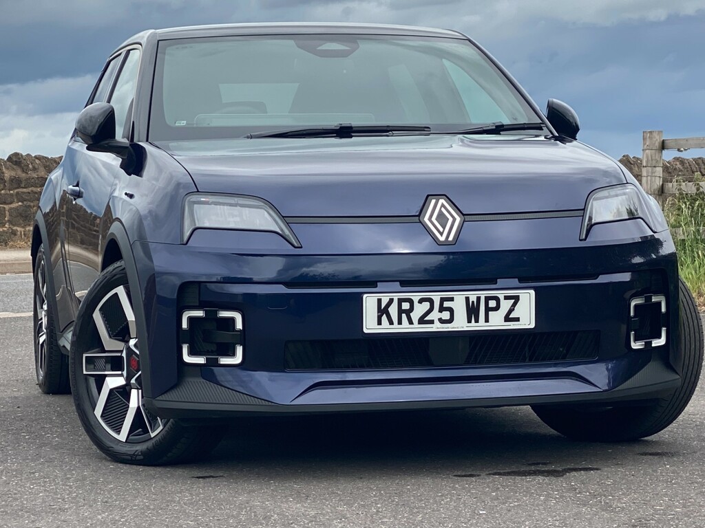 Renault 5 E-Tech Techno E-tech Comfort Range - Huge Spec Hig Blue