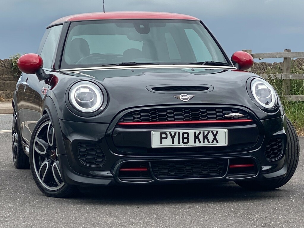 Mini Hatch - Harman Kardon Audio Apple Carplay Heate Black