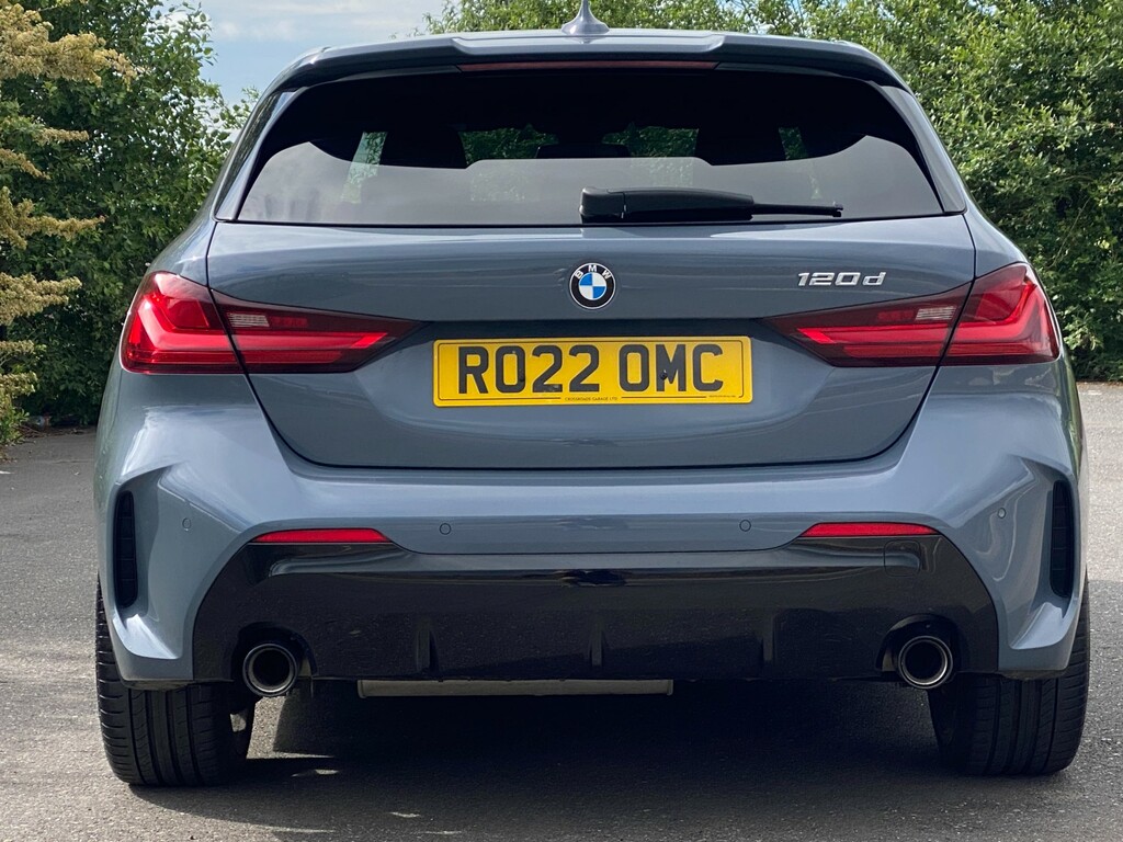 BMW 1 Series 128Ti Step Black #31
