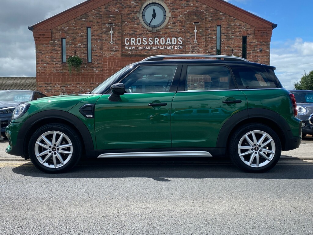 Mini Countryman Hatchback Green #2