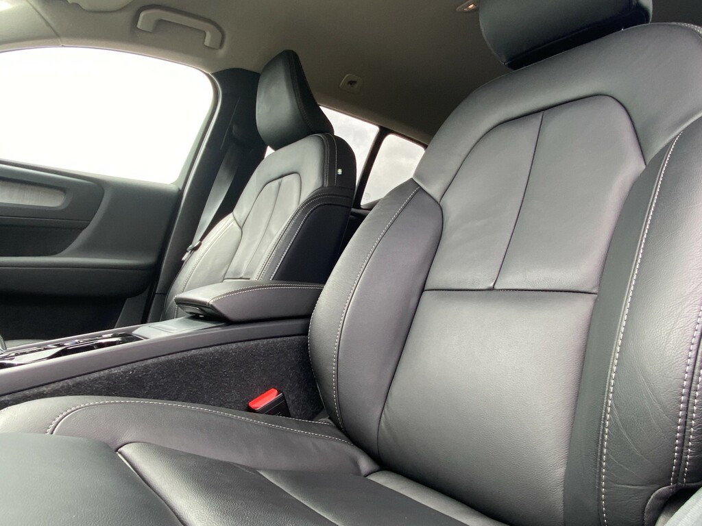 Volvo XC40 B4 Plus Dark Awd - Virtual Cockpit Surround White #5