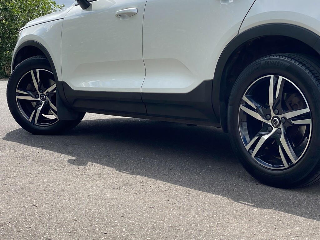 Volvo XC40 B4 Plus Dark Awd - Virtual Cockpit Surround White #3
