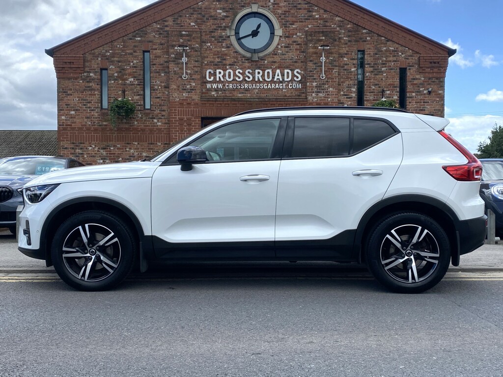 Volvo XC40 B4 Plus Dark Awd - Virtual Cockpit Surround White #2