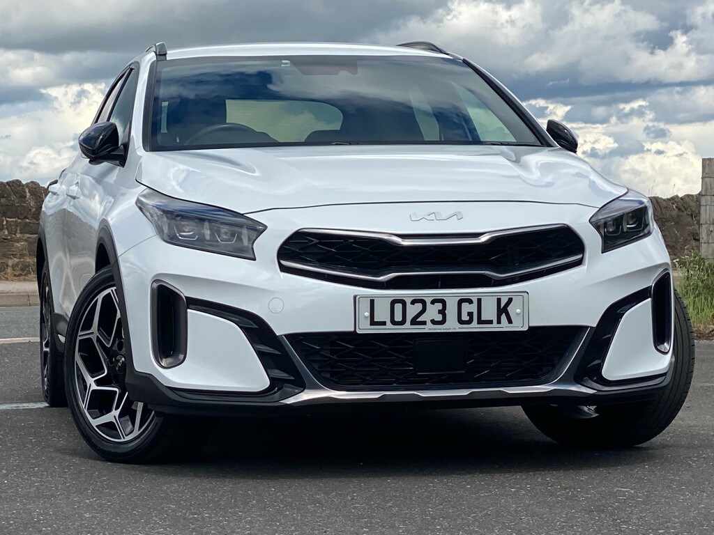 Kia Xceed Hatchback White
