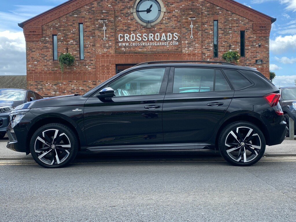 Skoda Kamiq Estate Black #2