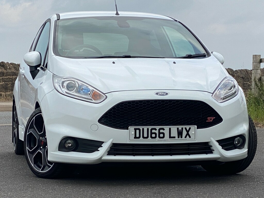 Ford Fiesta St-3 - Mountune Mp215 Upgrade Rear Camera Supe White