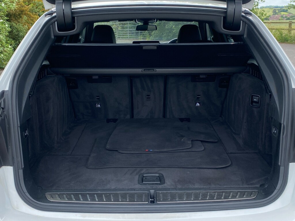 BMW 5 Series 520D M Sport Mhev Black #44