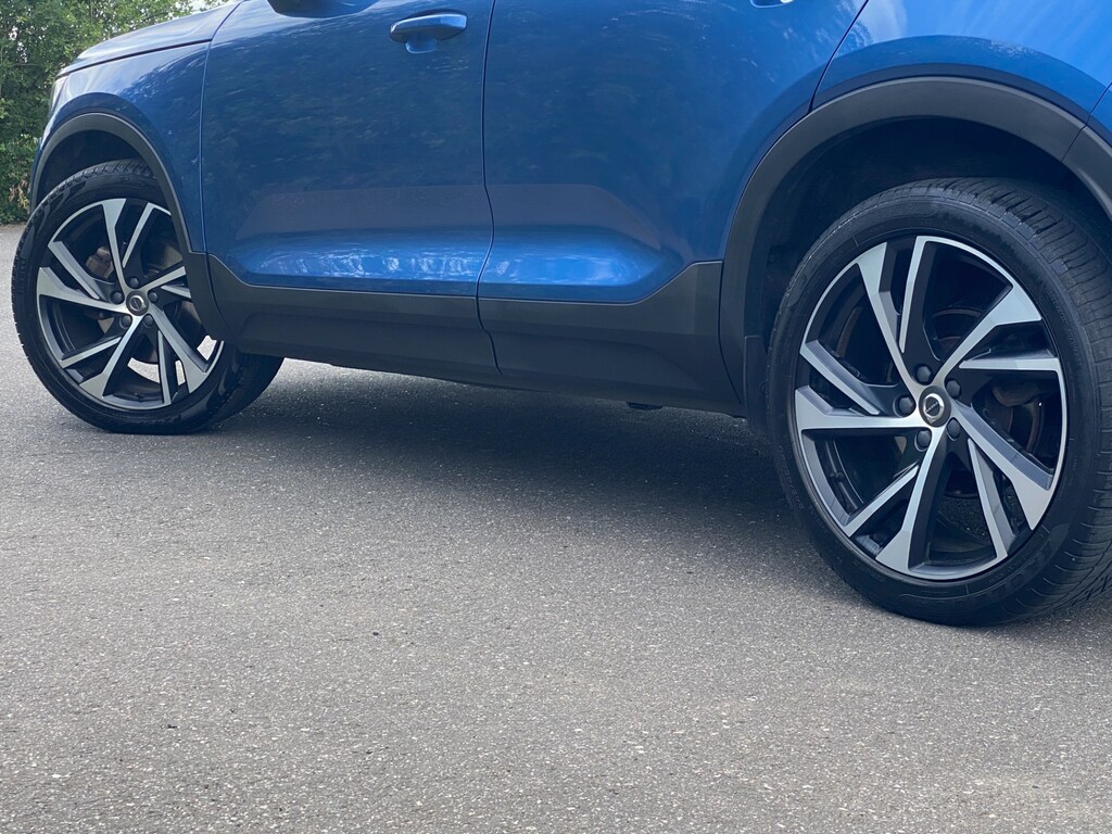 Volvo XC40 2.0 D3 Momentum Awd 148 Bhp Red #17