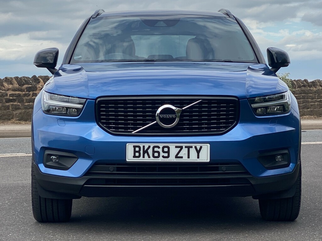 Volvo XC40 2.0 D3 Momentum Awd 148 Bhp Red #27