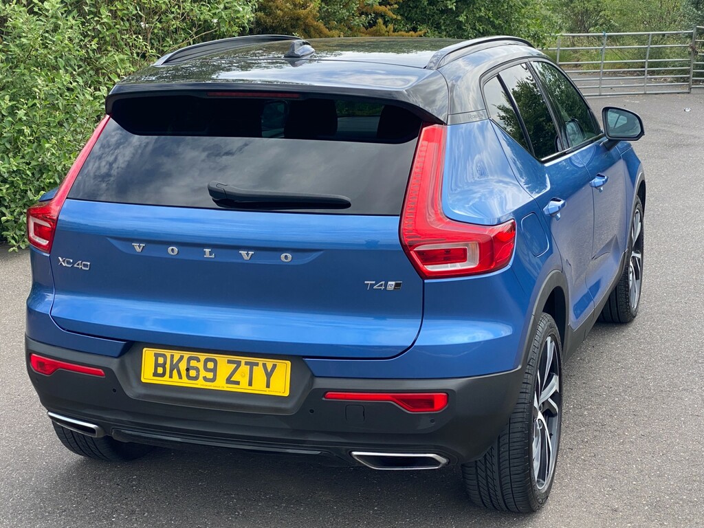 Volvo XC40 2.0 D3 Momentum Awd 148 Bhp Red #29