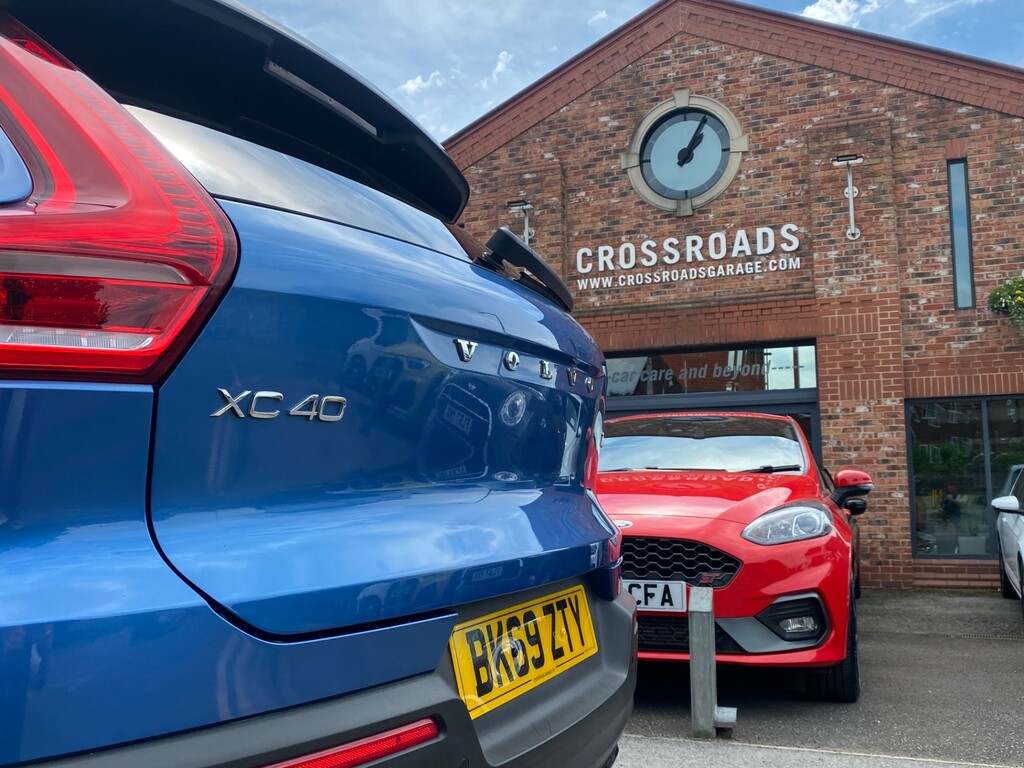 Volvo XC40 2.0 D3 Momentum Awd 148 Bhp Red #30