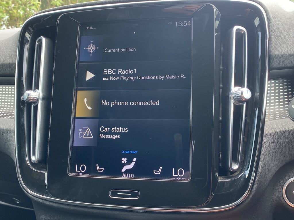 Volvo XC40 2.0 D3 Momentum Awd 148 Bhp Red #8