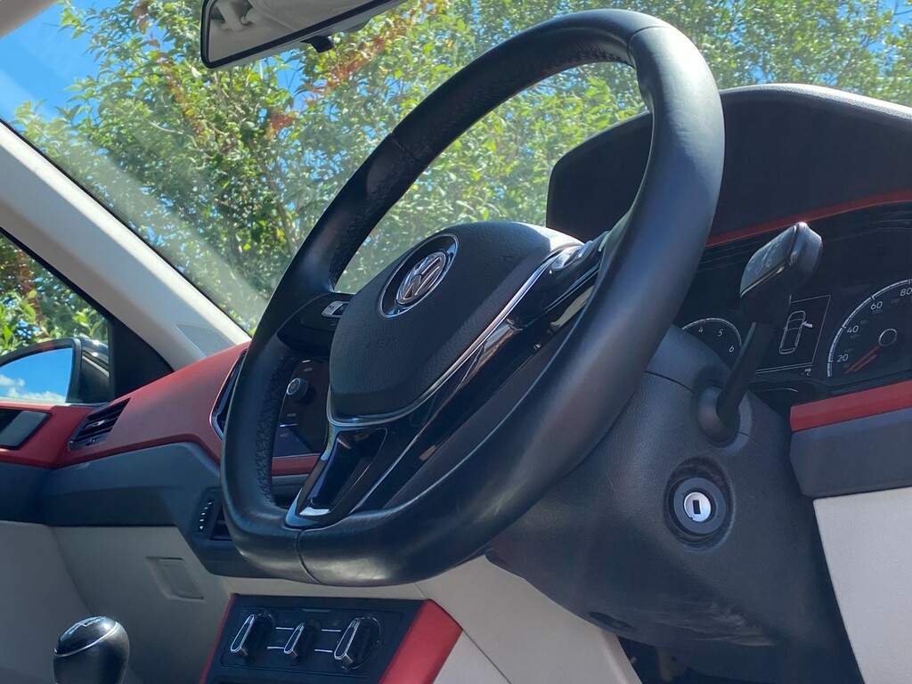 Volkswagen Polo Match Red #33