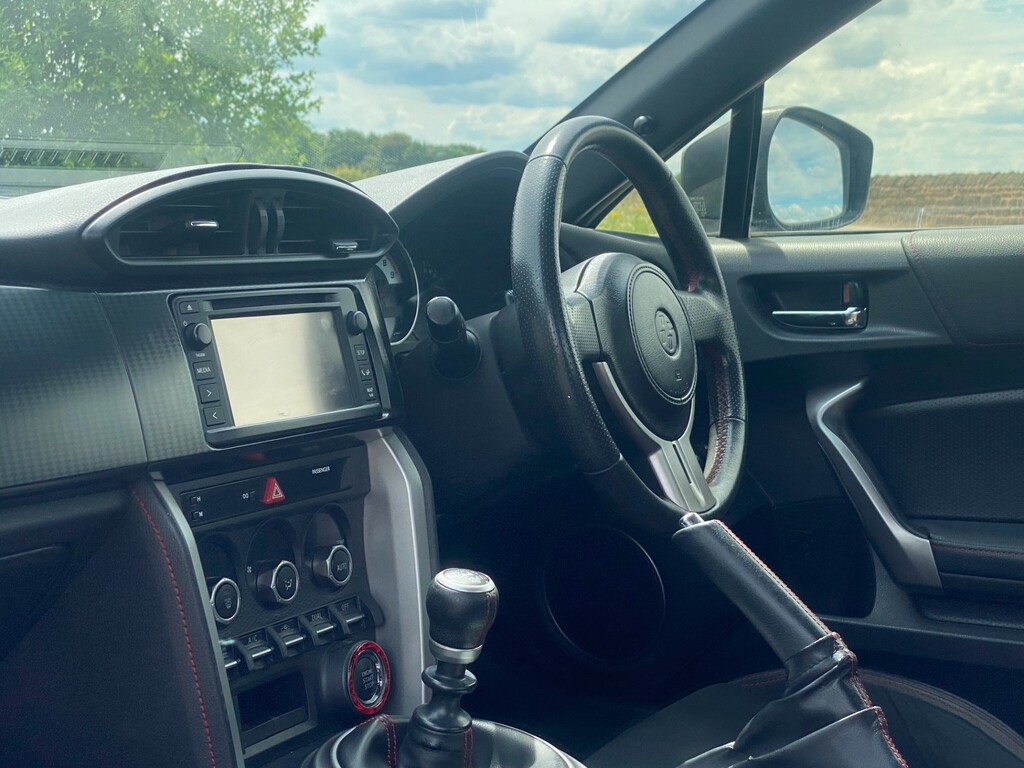Toyota GT86 2L Null White #18