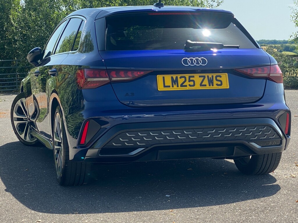 Audi A3 Sportback 35 Tfsi S-line S-tronic - Technology Pac Blue #3