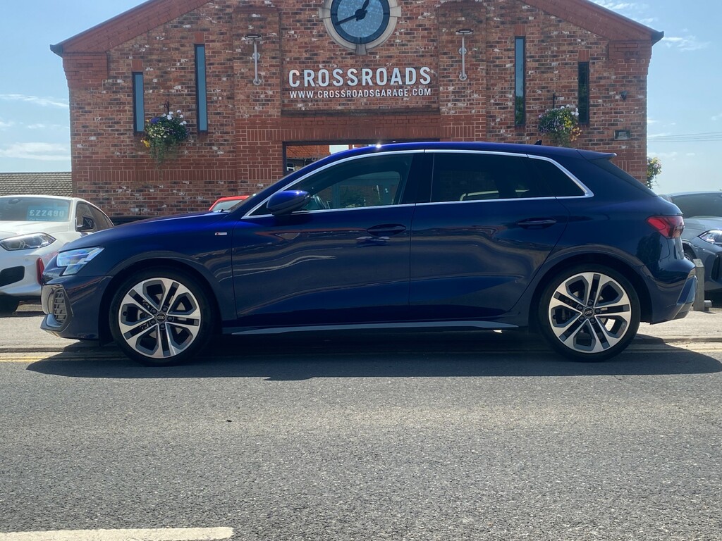 Audi A3 Sportback 35 Tfsi S-line S-tronic - Technology Pac Blue #2