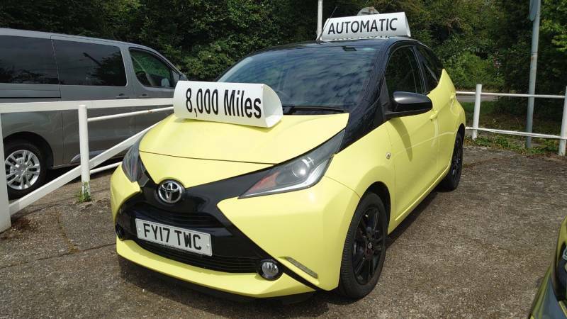 Toyota Aygo 1.0 Vvt-i X-cite 2 X-shift - 2017 17 Yellow #4