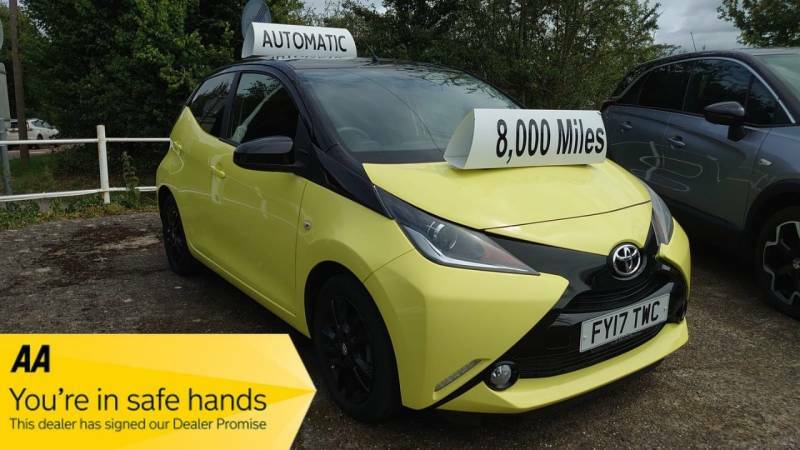 Toyota Aygo 1.0 Vvt-i X-cite 2 X-shift - 2017 17 Yellow