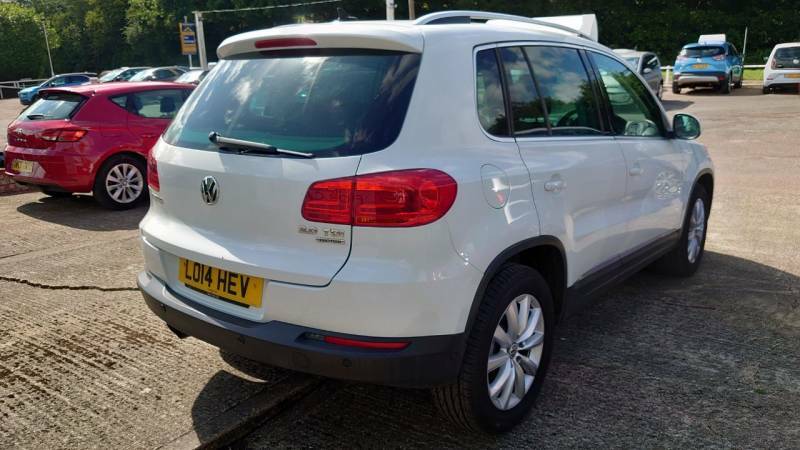 Volkswagen Tiguan 2.0 Tdi Bluemotion Tech Match Dsg - 2014 14 LO14HEV White #2