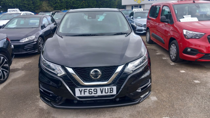 Nissan Qashqai 1.3 Dig-t Acenta Premium Black #2