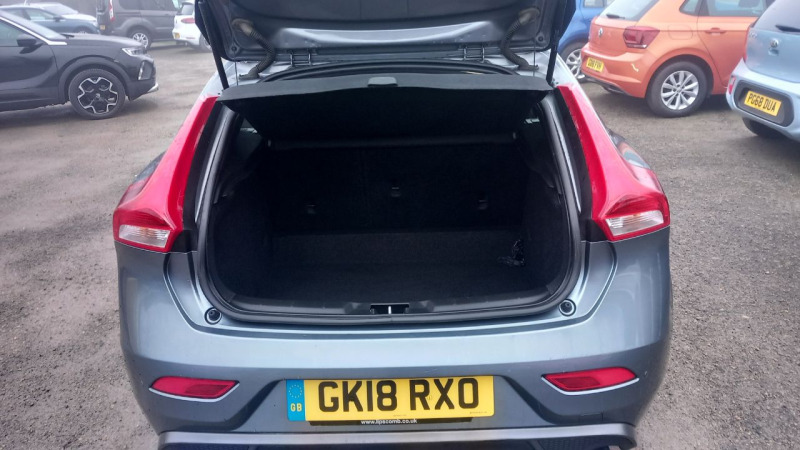Volvo V40 2.0 D2 Momentum Nav Plus Euro 6 Ss  #9
