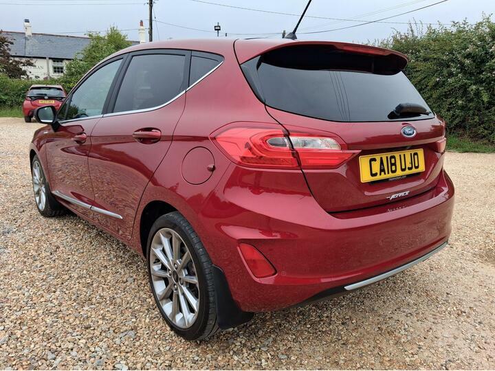 Ford Fiesta 1.5 Tdci Vignale Euro 6 Ss CA18UJO Red #3