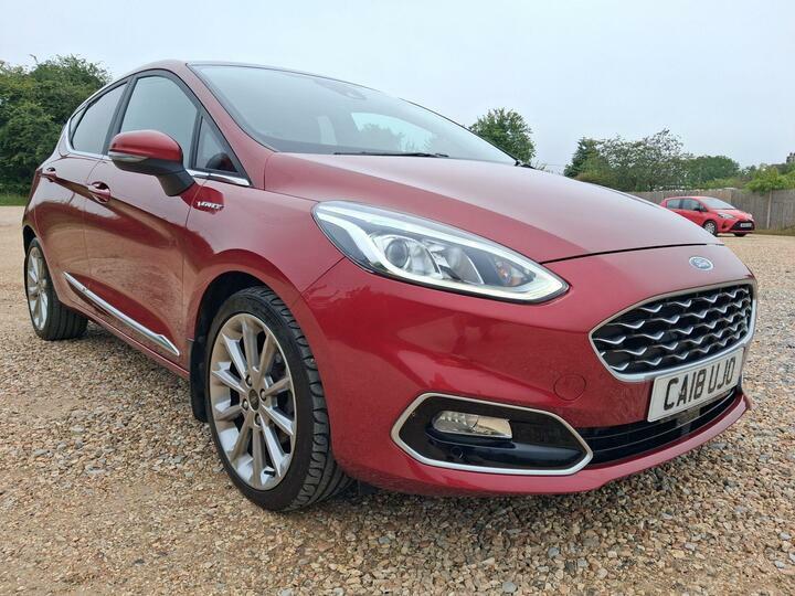 Ford Fiesta 1.5 Tdci Vignale Euro 6 Ss CA18UJO Red #2
