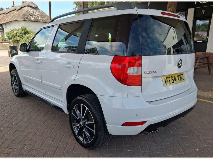 Skoda Yeti 2.0 Tdi Black Edition 4Wd Euro 5 White #3