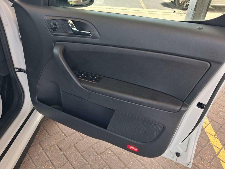 Skoda Yeti Outdoor E-gance Tdic Beige #16