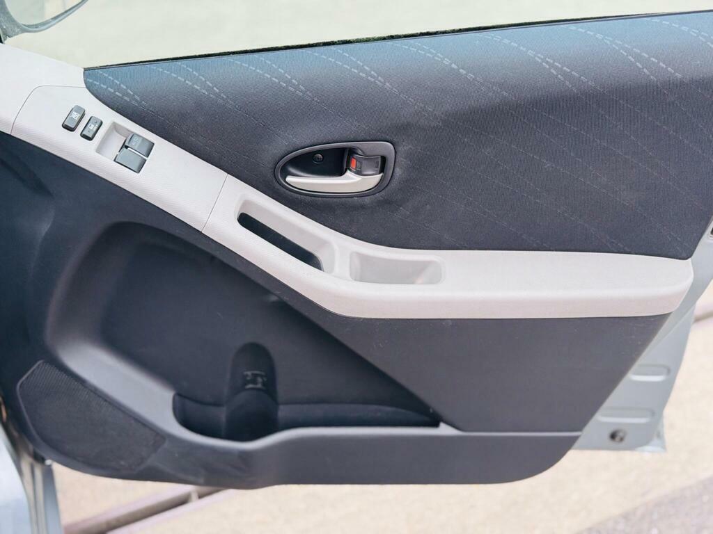Toyota Yaris 1.3 Sr Multimode Silver #27