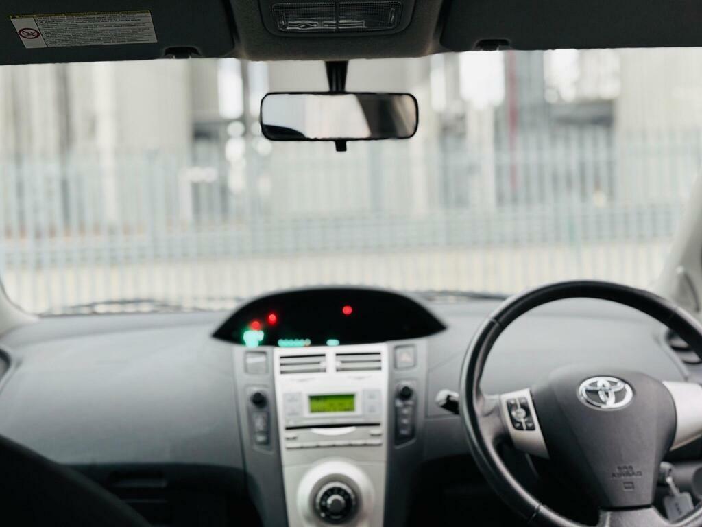 Toyota Yaris 1.3 Sr Multimode Silver #32