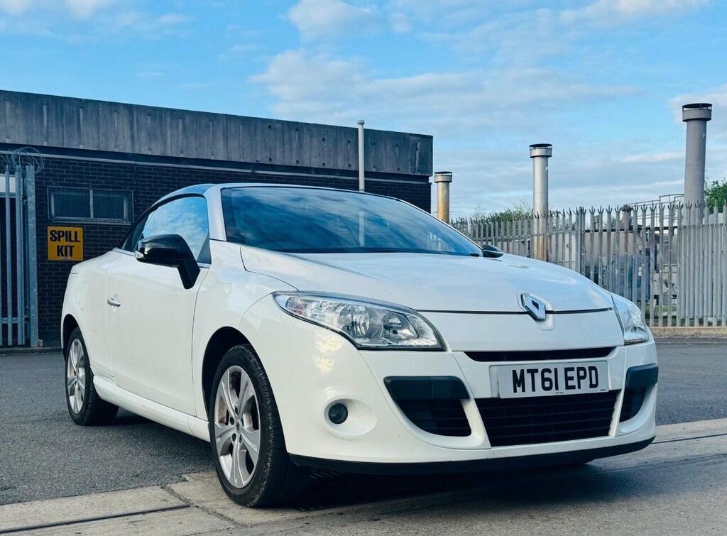 Renault Megane Dynamique Tomtom White