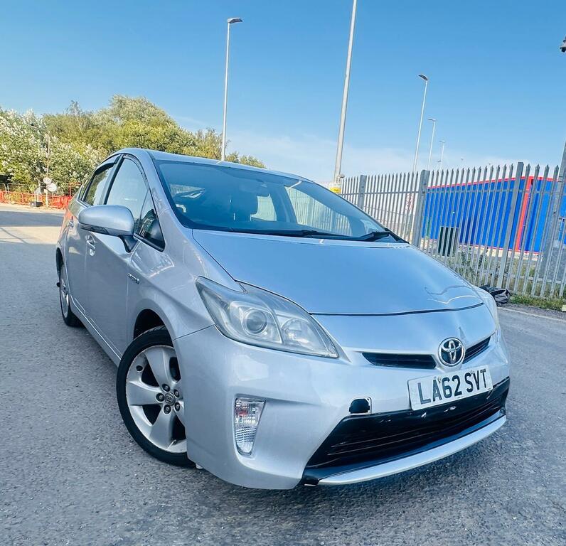 Toyota Prius T4 Silver #6