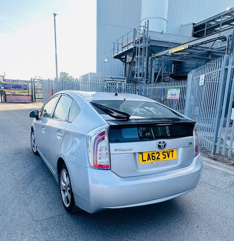 Toyota Prius T4 Silver #4