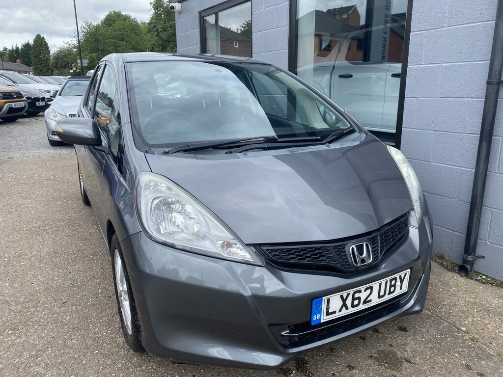 Honda Jazz Honda Jazz 1.4 Vtec Es Hatch. Silver 2012 Silver