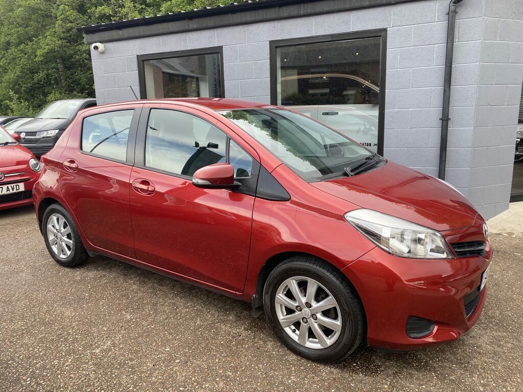 Toyota Yaris Toyota Yaris Dual 1.3 Vvt-i Tr Metallic DA13VDE Red #4