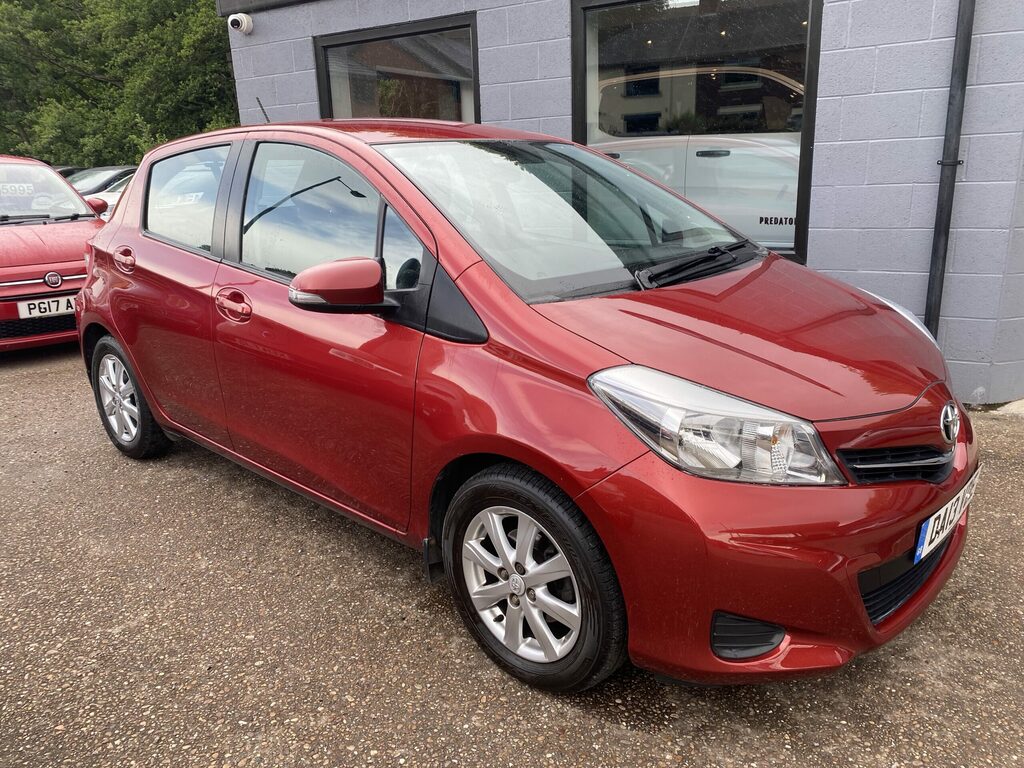 Toyota Yaris Toyota Yaris Dual 1.3 Vvt-i Tr Metallic DA13VDE Red #3