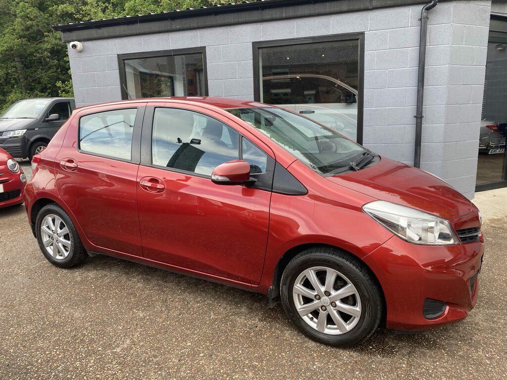 Toyota Yaris Toyota Yaris Dual 1.3 Vvt-i Tr Metallic DA13VDE Red #5