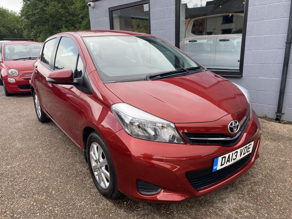 Toyota Yaris Toyota Yaris Dual 1.3 Vvt-i Tr Metallic DA13VDE Red #2