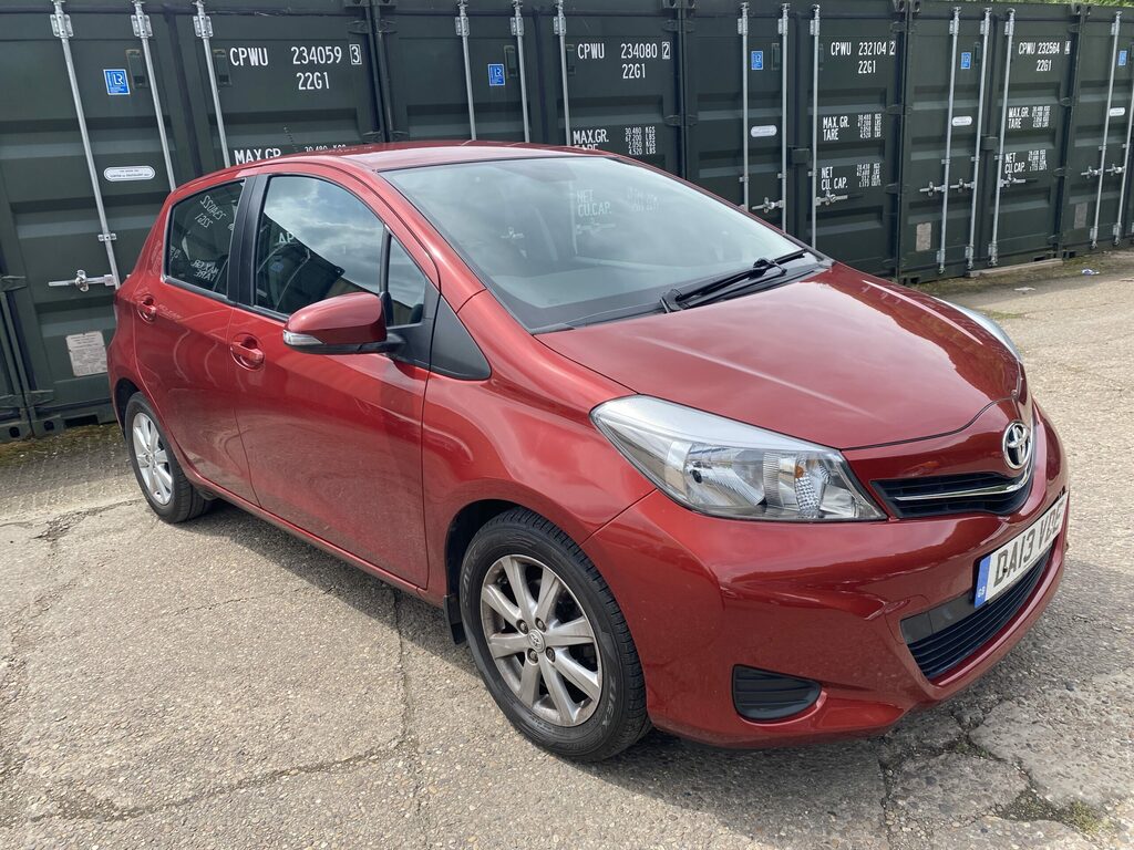 Toyota Yaris Toyota Yaris Dual 1.3 Vvt-i Tr Metallic Red #3