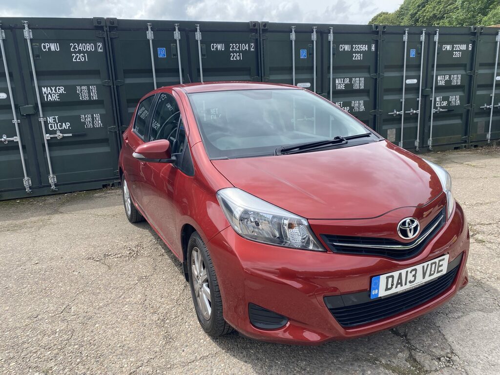 Toyota Yaris Toyota Yaris Dual 1.3 Vvt-i Tr Metallic Red #2