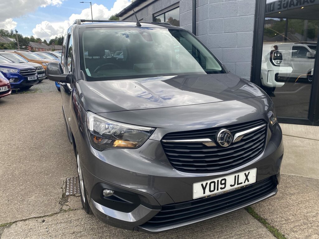 Vauxhall Combo Life Vauxhall Combo Life 1.5 Turbo D Blueinjection Ener Grey